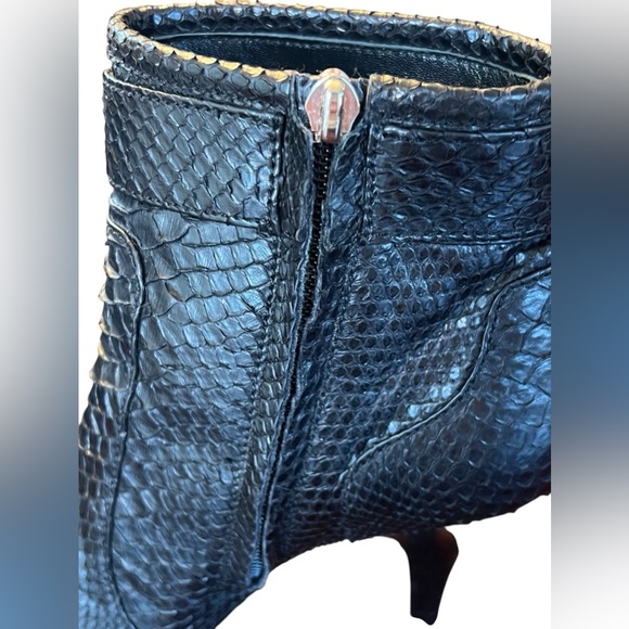 Burberry Black Python Snakeskin Ankle Boots Women’s Size 38 Style BUR435405 - Picture 10 of 13